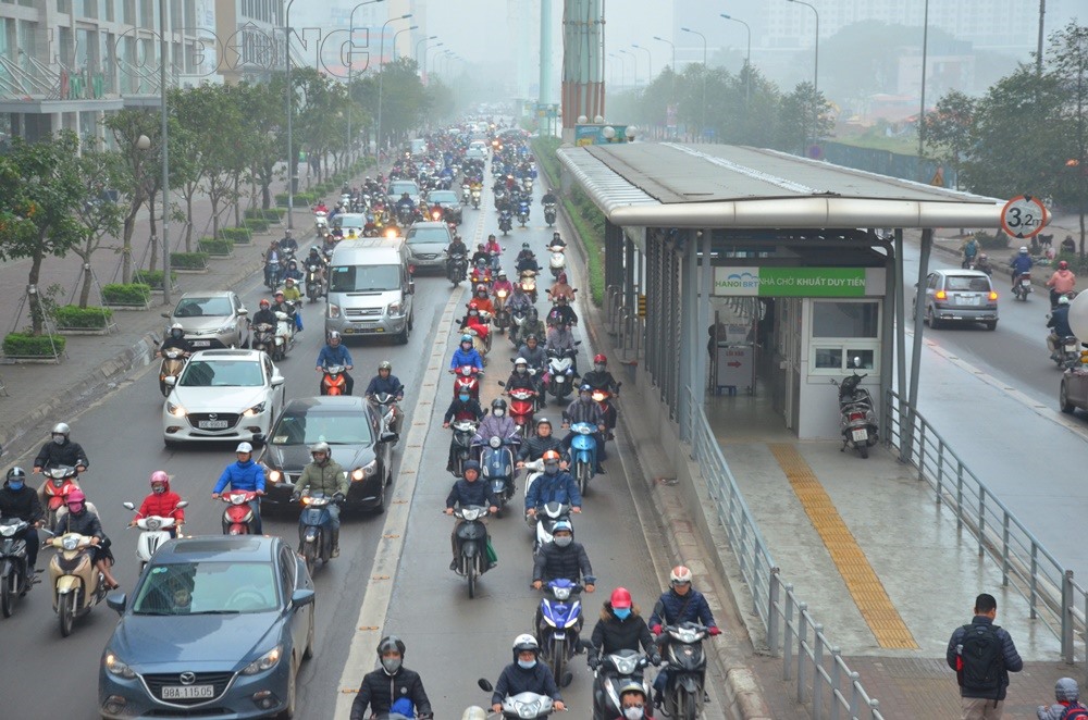 Không cần đề xuất, các phương tiện vẫn ùn ùn đi vào làn BRT Không cần đề xuất, các phương tiện vẫn ùn ùn đi vào làn BRT